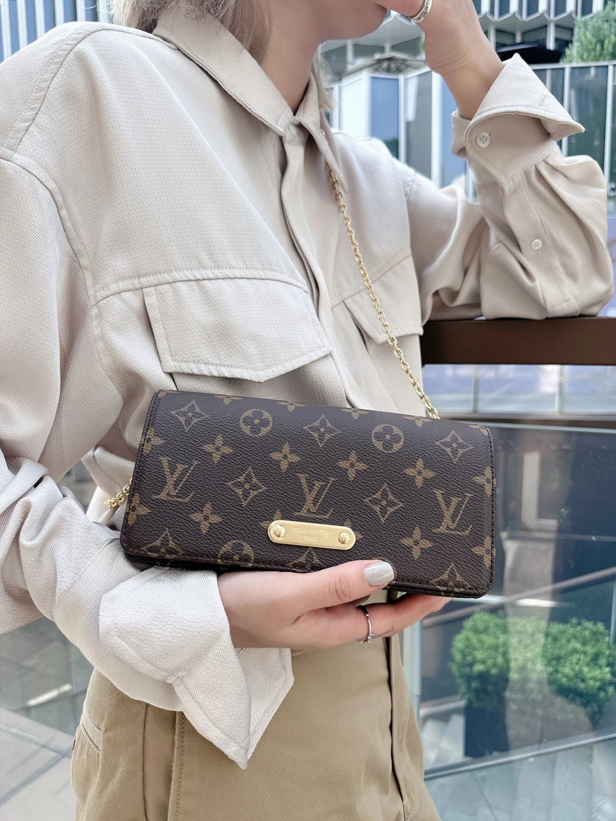 Shebag supre replica Louis Vuitton M82509 WALLET ON CHAIN LILY bag review (2025 July updated)-Best Quality Fake designer Bag Review, Replica designer bag ru