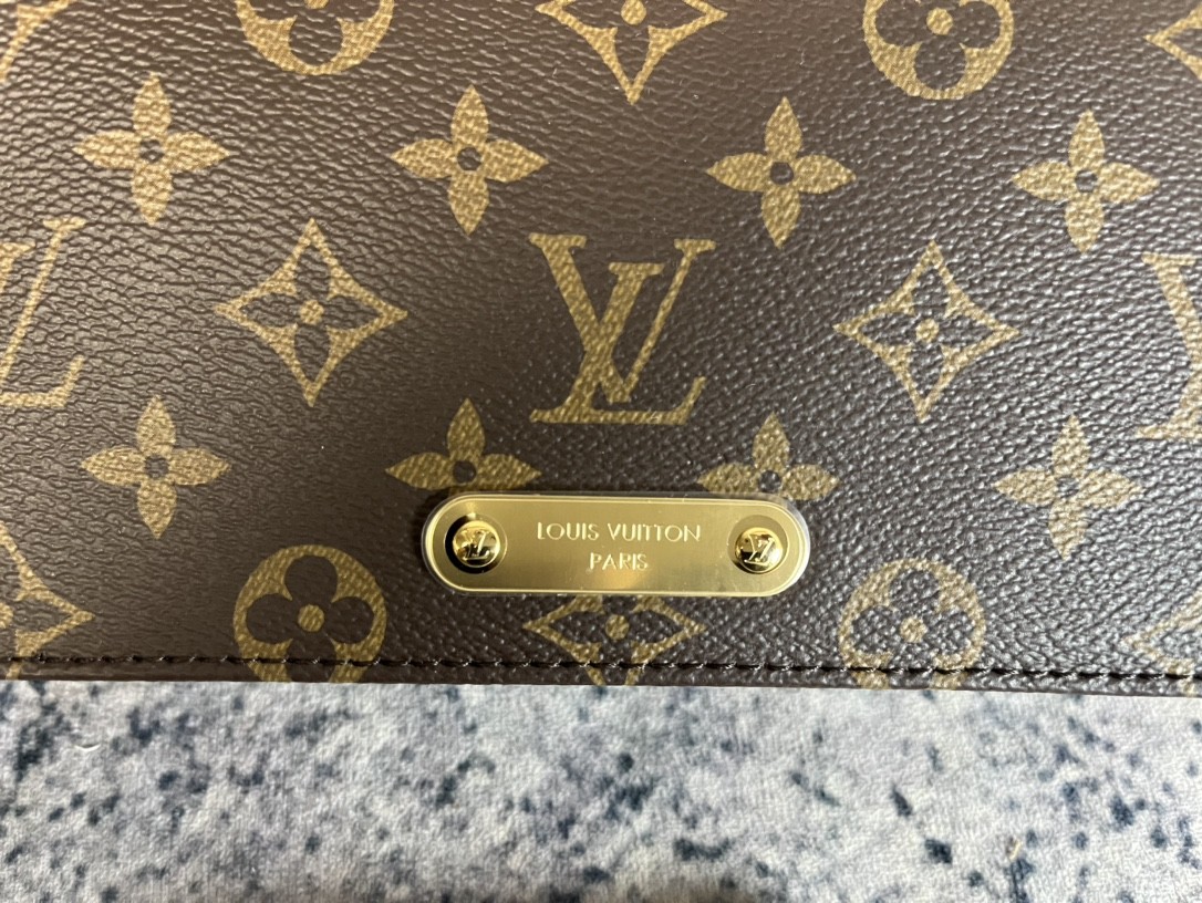Shebag supre replica Louis Vuitton M82509 WALLET ON CHAIN LILY bag review (2025 July updated)-Best Quality Fake designer Bag Review, Replica designer bag ru