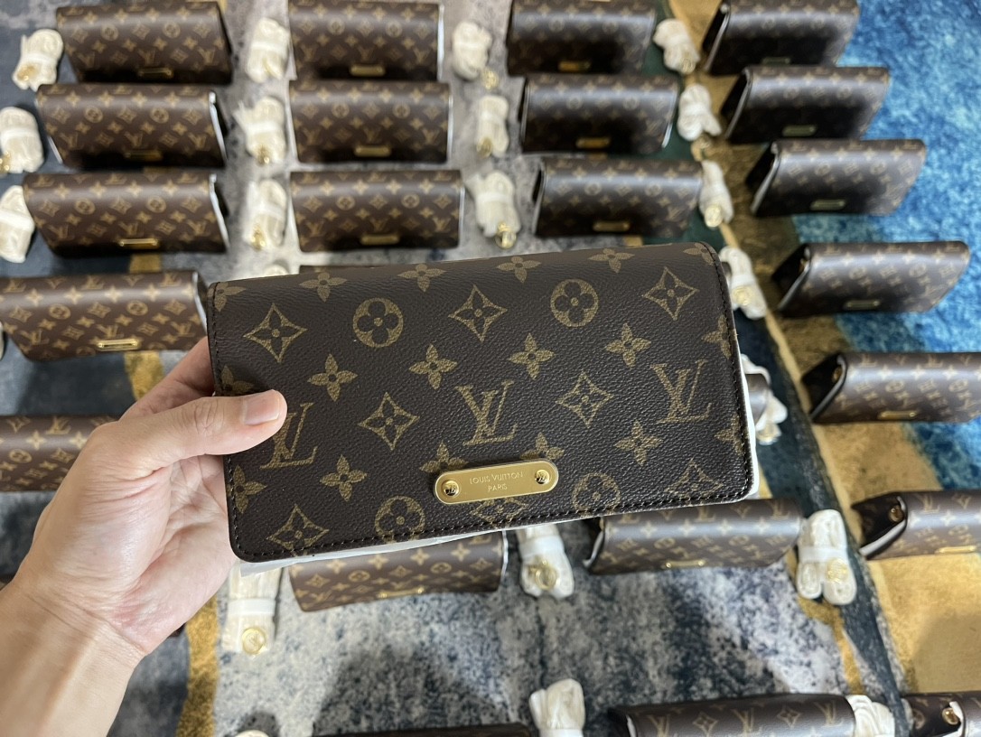 Shebag supre replica Louis Vuitton M82509 WALLET ON CHAIN LILY bag review (2025 July updated)-Best Quality Fake designer Bag Review, Replica designer bag ru