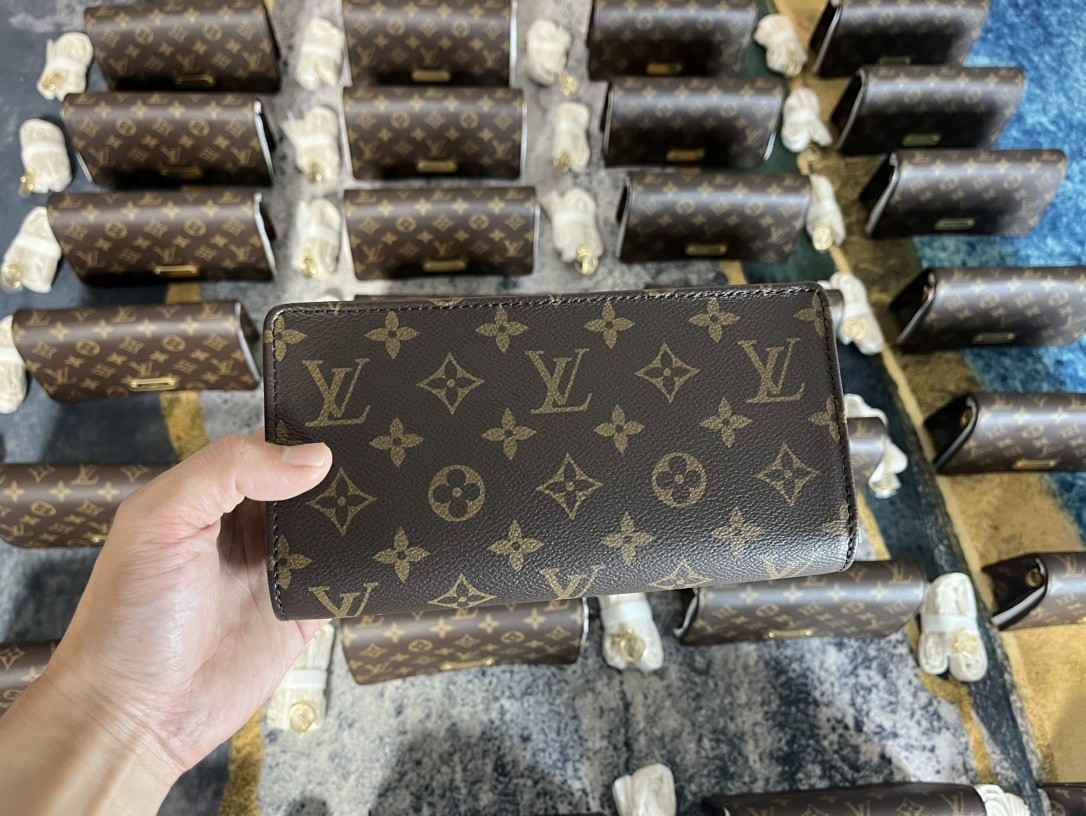 Shebag supre replica Louis Vuitton M82509 WALLET ON CHAIN LILY bag review (2025 July updated)-Best Quality Fake designer Bag Review, Replica designer bag ru