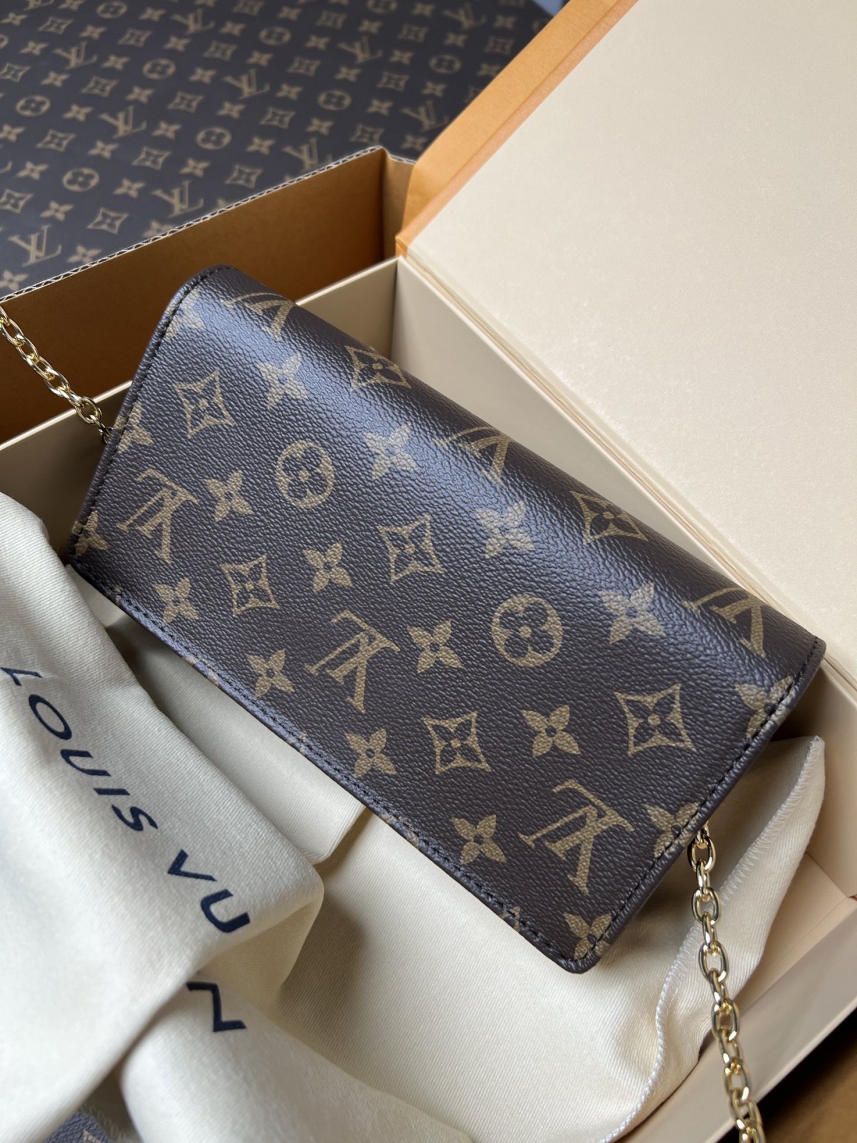 Shebag supre replica Louis Vuitton M82509 WALLET ON CHAIN LILY bag review (2025 July updated)-Best Quality Fake designer Bag Review, Replica designer bag ru