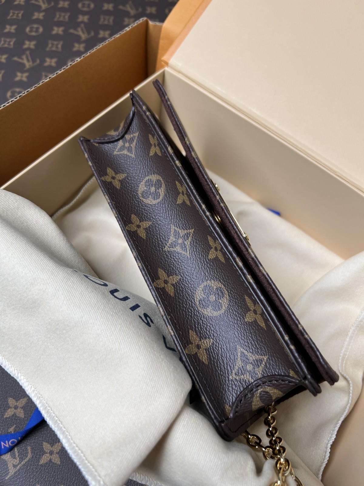 Shebag supre replica Louis Vuitton M82509 WALLET ON CHAIN LILY bag review (2025 July updated)-Best Quality Fake designer Bag Review, Replica designer bag ru