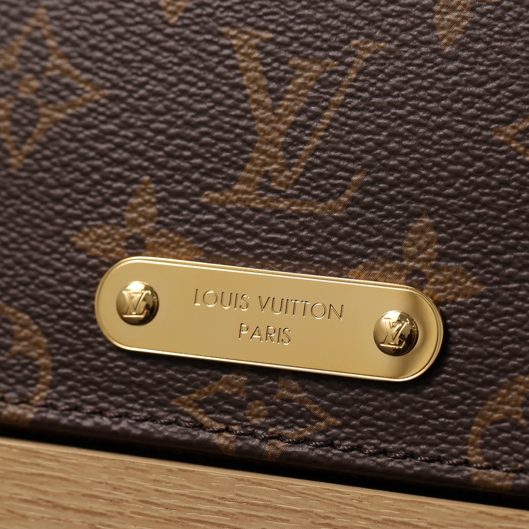Shebag supre replica Louis Vuitton M82509 WALLET ON CHAIN LILY bag review (2025 July updated)-Best Quality Fake designer Bag Review, Replica designer bag ru
