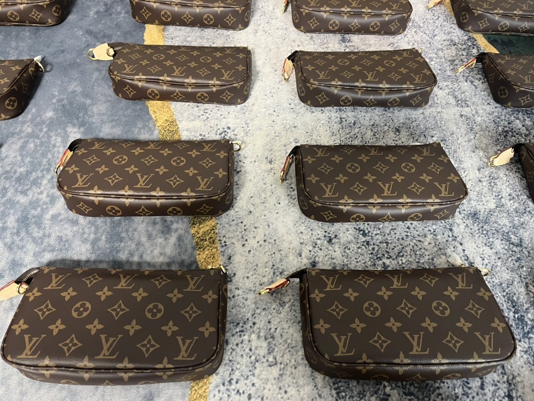 Shebag Super Replica Louis Vuitton M82766 POCHETTE ACCESSOIRES bag review (2025 July updated)-Best Quality Fake designer Bag Review, Replica designer bag ru