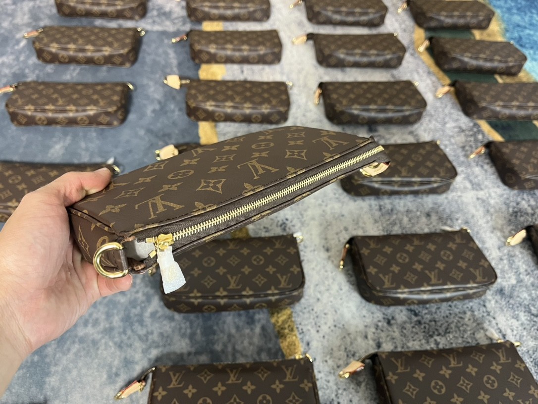 Shebag Super Replica Louis Vuitton M82766 POCHETTE ACCESSOIRES bag review (2025 July updated)-Best Quality Fake designer Bag Review, Replica designer bag ru