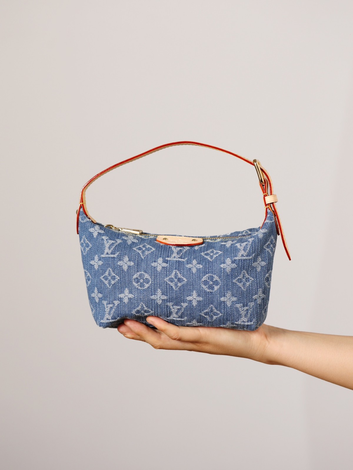 Shebag Super replica Louis Vuitton M82949 HILLS POCHETTE bag review (2025 July Updated)-Best Quality Fake designer Bag Review, Replica designer bag ru Shebag Super replica Louis Vuitton M82949 HILLS POCHETTE bag review (2025 July Updated)-Best Quality Fake designer Bag Review, Replica designer bag ru