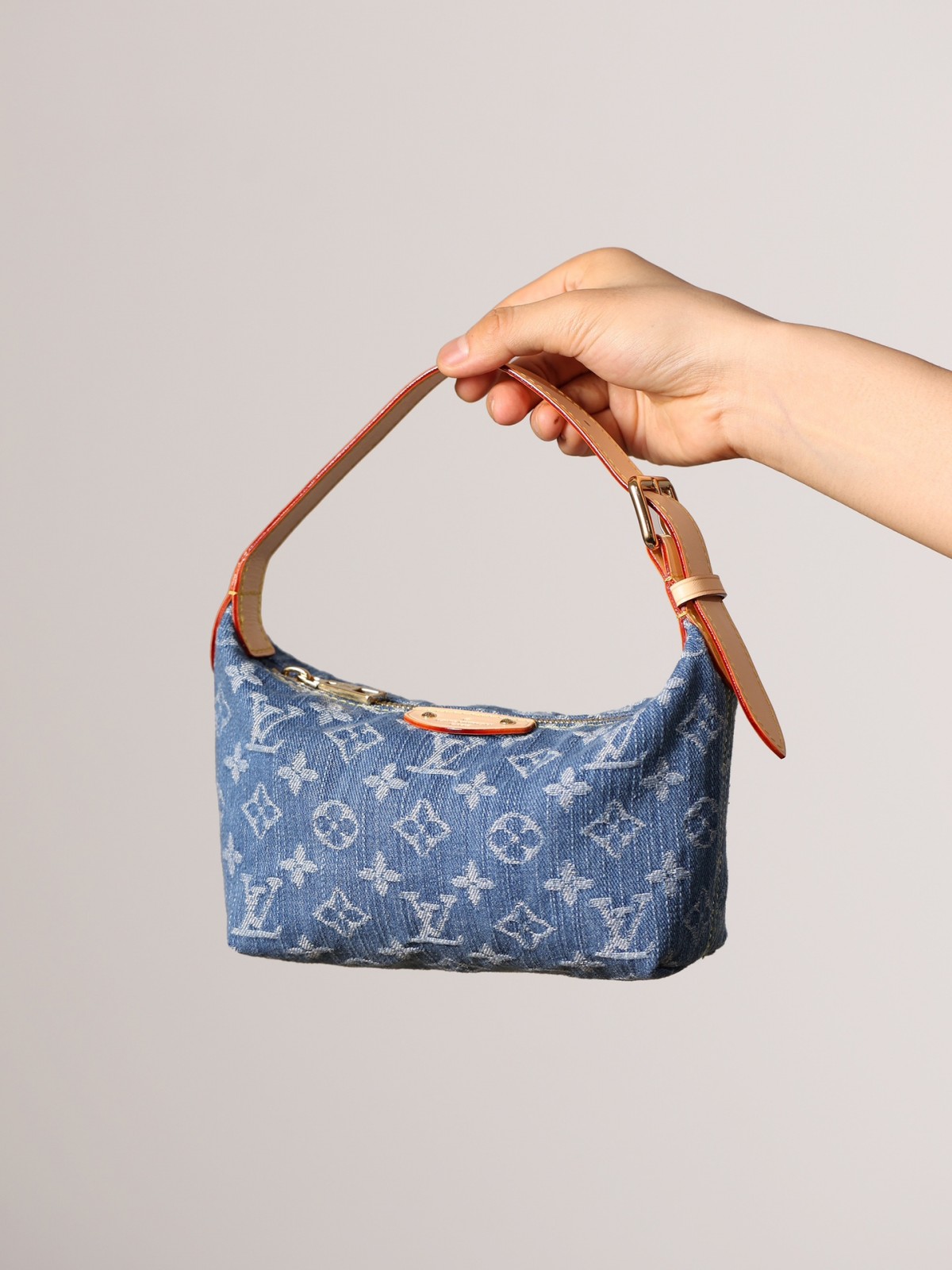 Shebag Super replica Louis Vuitton M82949 HILLS POCHETTE bag review (2025 July Updated)-Best Quality Fake designer Bag Review, Replica designer bag ru Shebag Super replica Louis Vuitton M82949 HILLS POCHETTE bag review (2025 July Updated)-Best Quality Fake designer Bag Review, Replica designer bag ru
