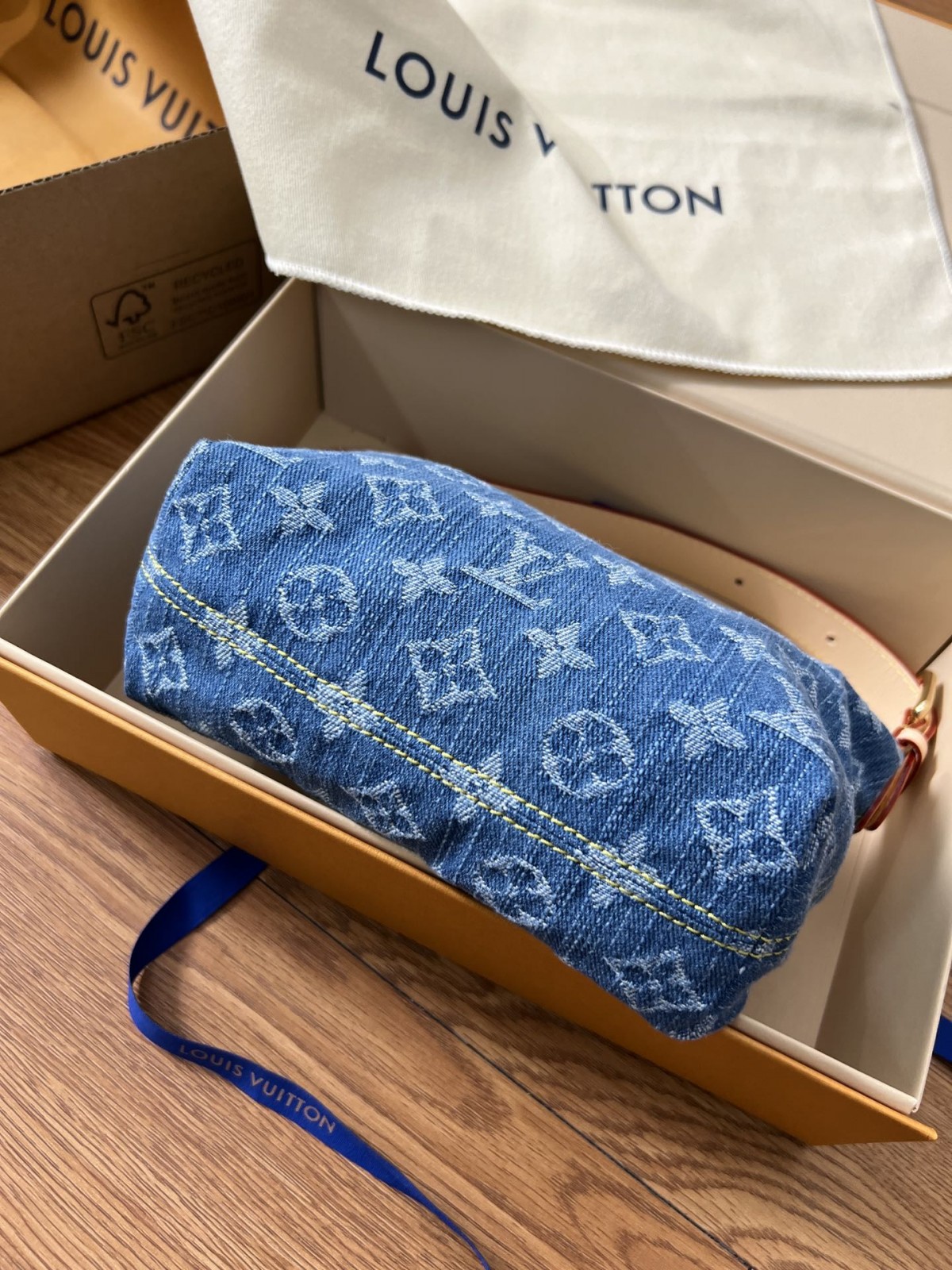 Shebag Super replica Louis Vuitton M82949 HILLS POCHETTE bag review (2025 July Updated)-Best Quality Fake designer Bag Review, Replica designer bag ru Shebag Super replica Louis Vuitton M82949 HILLS POCHETTE bag review (2025 July Updated)-Best Quality Fake designer Bag Review, Replica designer bag ru