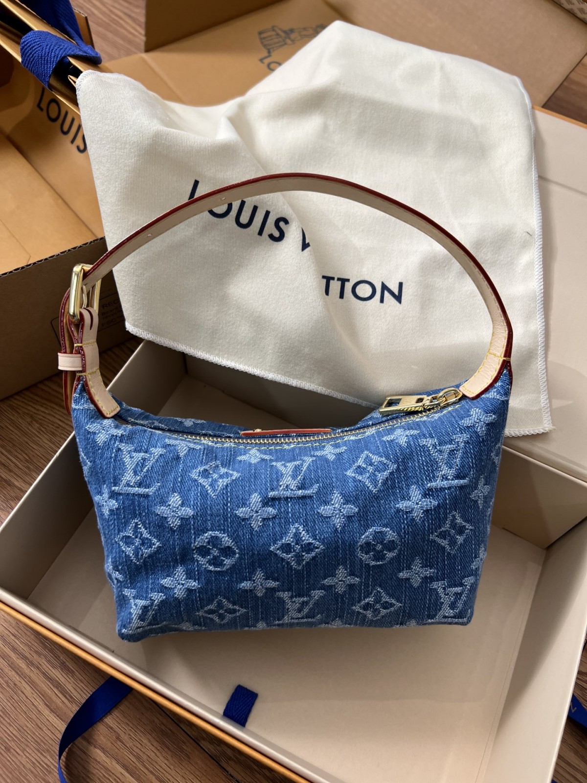 Shebag Super replica Louis Vuitton M82949 HILLS POCHETTE bag review (2025 July Updated)-Best Quality Fake designer Bag Review, Replica designer bag ru Shebag Super replica Louis Vuitton M82949 HILLS POCHETTE bag review (2025 July Updated)-Best Quality Fake designer Bag Review, Replica designer bag ru