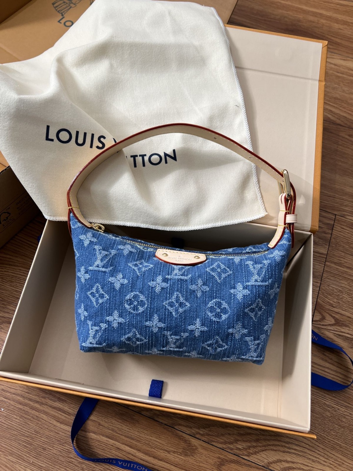 Shebag Super replica Louis Vuitton M82949 HILLS POCHETTE bag review (2025 July Updated)-Best Quality Fake designer Bag Review, Replica designer bag ru Shebag Super replica Louis Vuitton M82949 HILLS POCHETTE bag review (2025 July Updated)-Best Quality Fake designer Bag Review, Replica designer bag ru