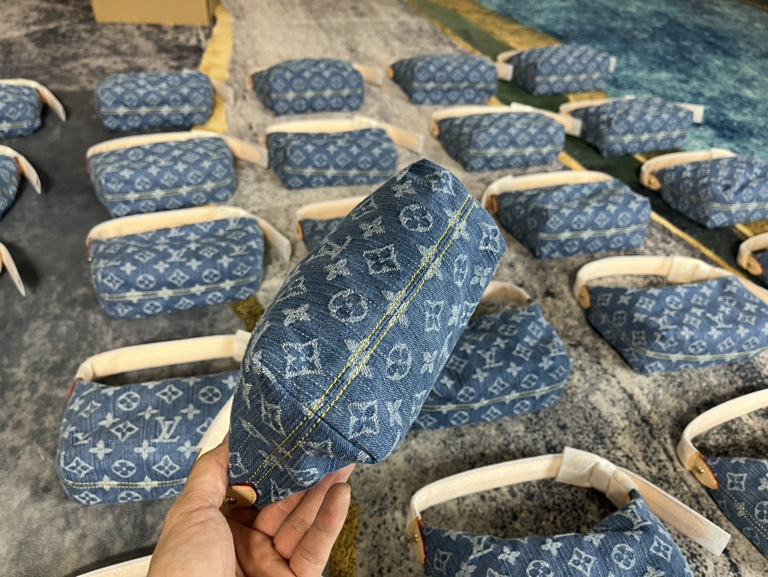 Shebag Super replica Louis Vuitton M82949 HILLS POCHETTE bag review (2025 July Updated)-Best Quality Fake designer Bag Review, Replica designer bag ru Shebag Super replica Louis Vuitton M82949 HILLS POCHETTE bag review (2025 July Updated)-Best Quality Fake designer Bag Review, Replica designer bag ru