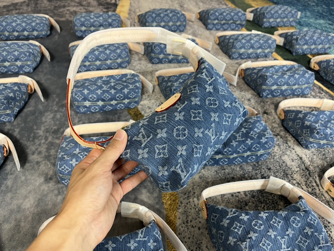 Shebag Super replica Louis Vuitton M82949 HILLS POCHETTE bag review (2025 July Updated)-Best Quality Fake designer Bag Review, Replica designer bag ru Shebag Super replica Louis Vuitton M82949 HILLS POCHETTE bag review (2025 July Updated)-Best Quality Fake designer Bag Review, Replica designer bag ru