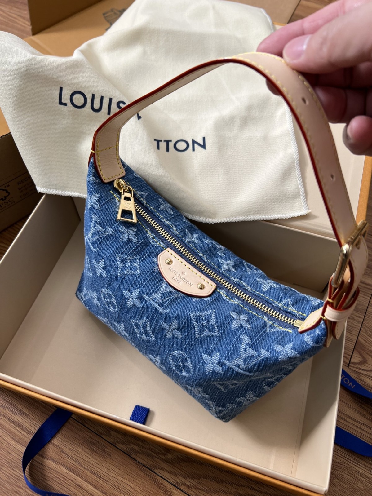 Shebag Super replica Louis Vuitton M82949 HILLS POCHETTE bag review (2025 July Updated)-Best Quality Fake designer Bag Review, Replica designer bag ru Shebag Super replica Louis Vuitton M82949 HILLS POCHETTE bag review (2025 July Updated)-Best Quality Fake designer Bag Review, Replica designer bag ru