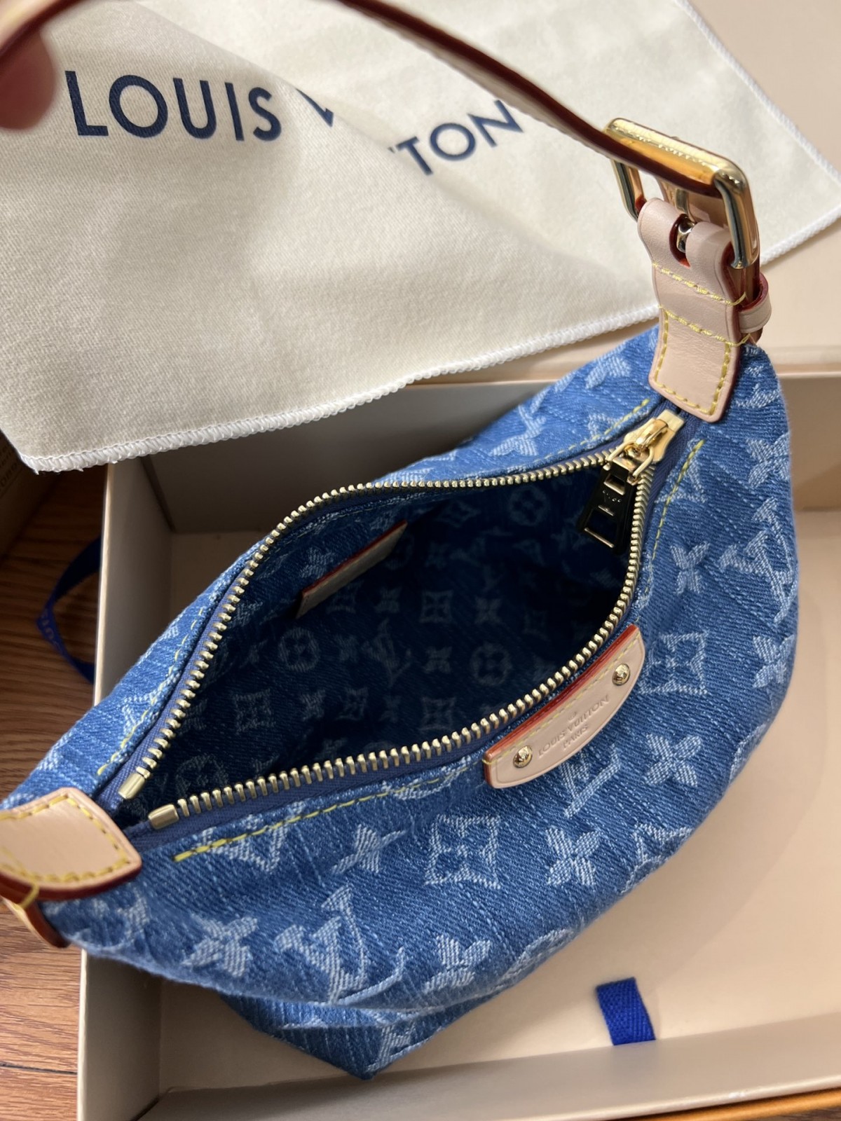 Shebag Super replica Louis Vuitton M82949 HILLS POCHETTE bag review (2025 July Updated)-Best Quality Fake designer Bag Review, Replica designer bag ru Shebag Super replica Louis Vuitton M82949 HILLS POCHETTE bag review (2025 July Updated)-Best Quality Fake designer Bag Review, Replica designer bag ru