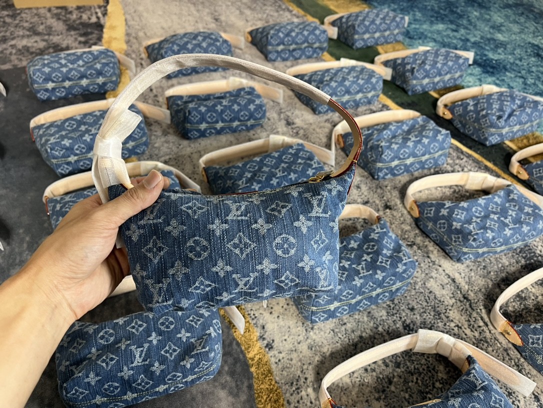 Shebag Super replica Louis Vuitton M82949 HILLS POCHETTE bag review (2025 July Updated)-Best Quality Fake designer Bag Review, Replica designer bag ru Shebag Super replica Louis Vuitton M82949 HILLS POCHETTE bag review (2025 July Updated)-Best Quality Fake designer Bag Review, Replica designer bag ru