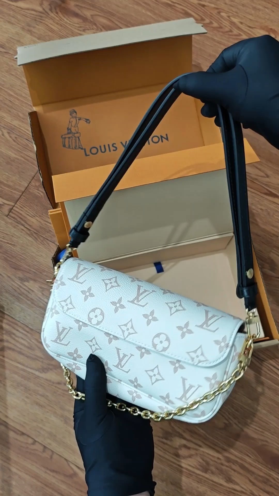 Shebag Super replica Louis Vuitton M83091 Ivy White Monogram bag(2025 July updated)-Best Quality Fake designer Bag Review, Replica designer bag ru
