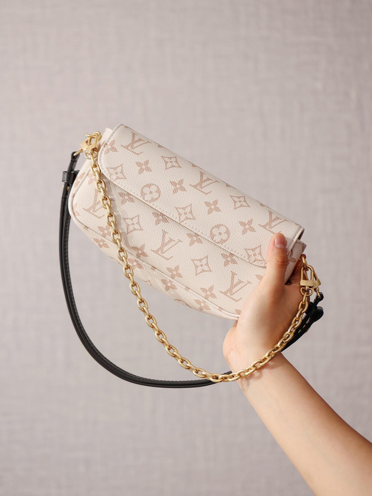 Shebag Super replica Louis Vuitton M83091 Ivy White Monogram bag(2025 July updated)-Best Quality Fake designer Bag Review, Replica designer bag ru