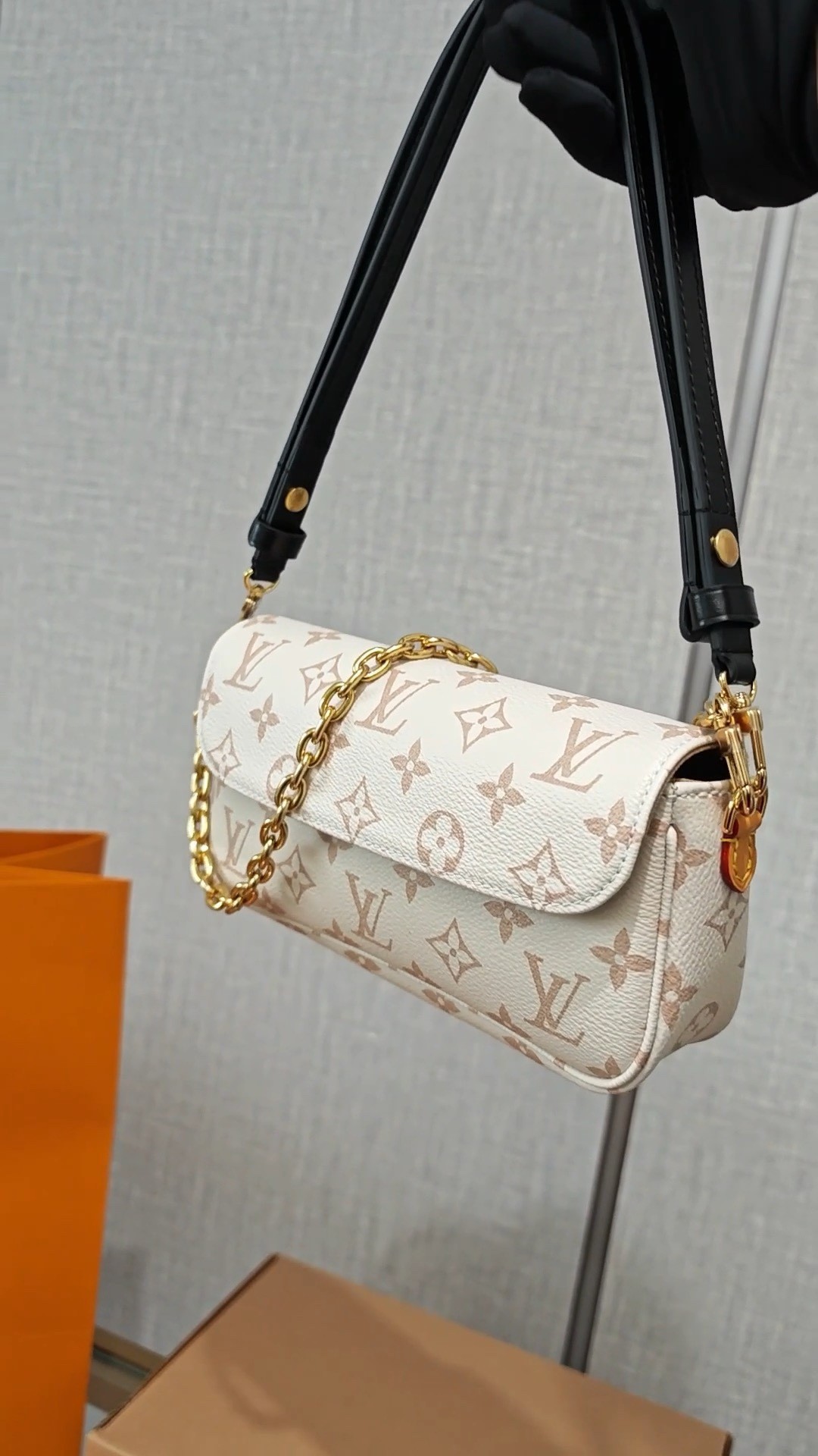 Shebag Super replica Louis Vuitton M83091 Ivy White Monogram bag(2025 July updated)-Best Quality Fake designer Bag Review, Replica designer bag ru