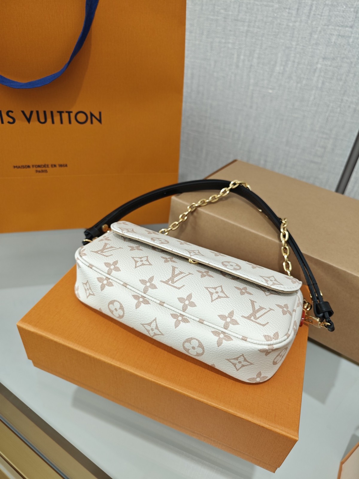 Shebag Super replica Louis Vuitton M83091 Ivy White Monogram bag(2025 July updated)-Best Quality Fake designer Bag Review, Replica designer bag ru