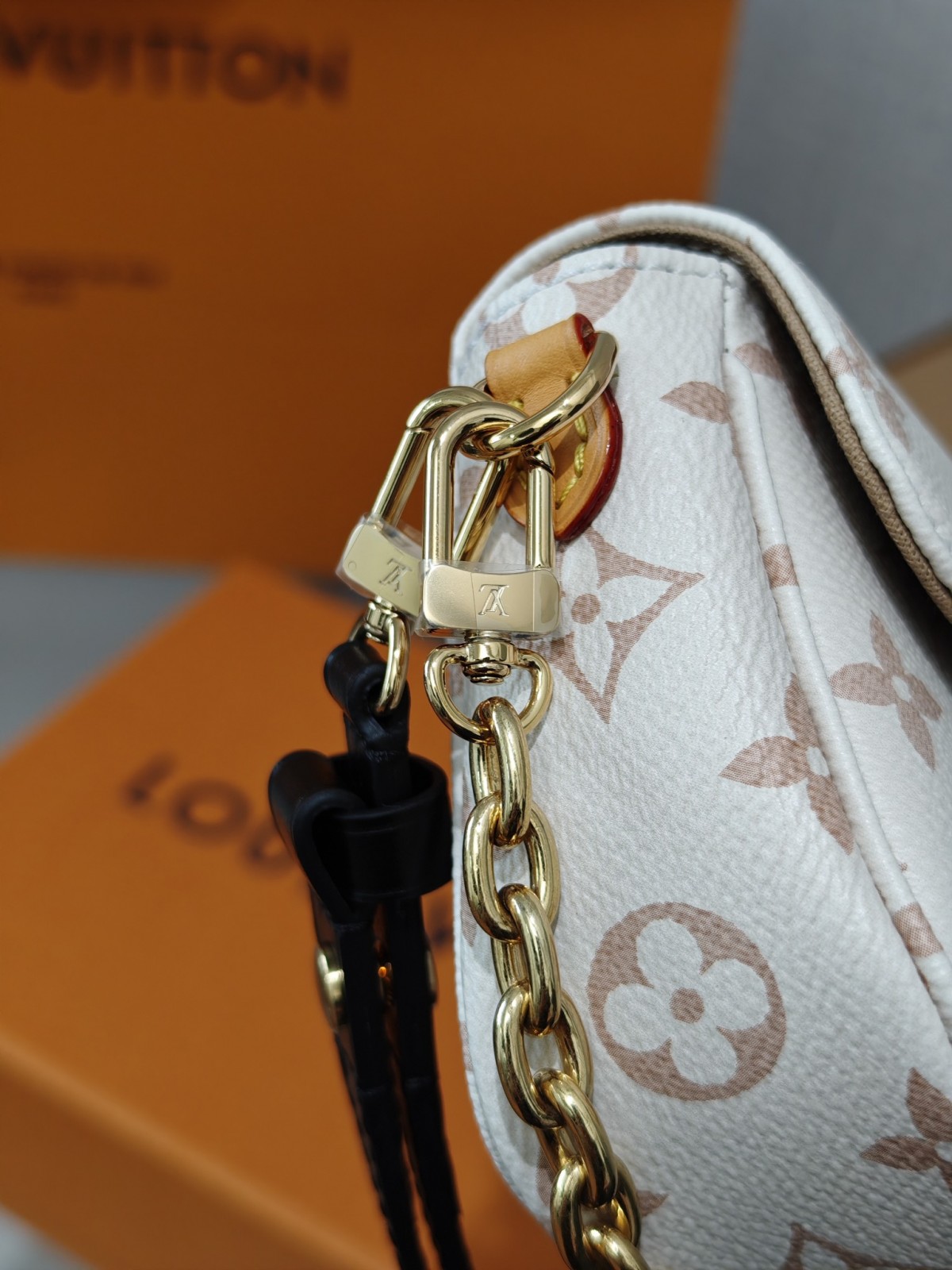 Shebag Super replica Louis Vuitton M83091 Ivy White Monogram bag(2025 July updated)-Best Quality Fake designer Bag Review, Replica designer bag ru