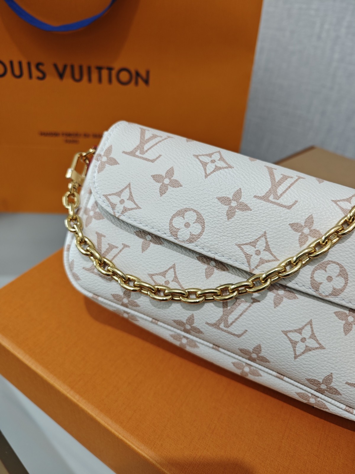 Shebag Super replica Louis Vuitton M83091 Ivy White Monogram bag(2025 July updated)-Best Quality Fake designer Bag Review, Replica designer bag ru