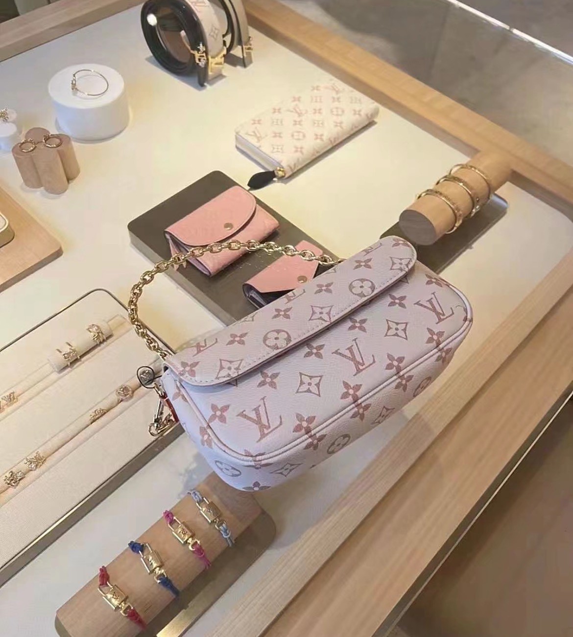 Shebag Super replica Louis Vuitton M83091 Ivy White Monogram bag(2025 July updated)-Best Quality Fake designer Bag Review, Replica designer bag ru