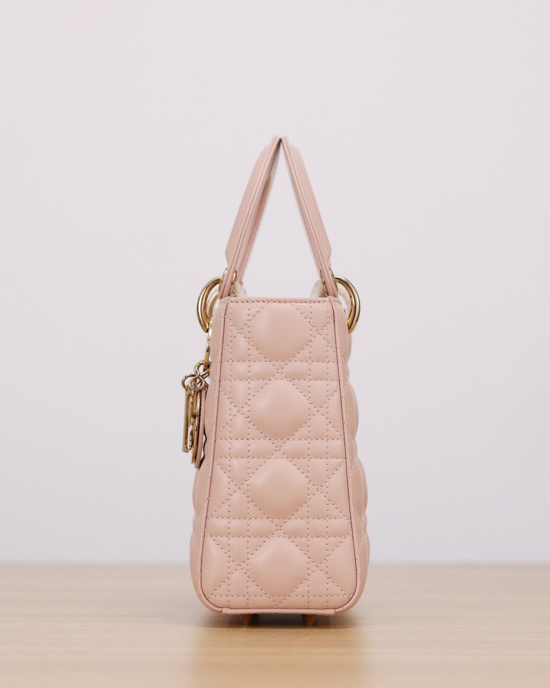Shebag super replica Lady Dior in pink medium bag review(2025 July updated)-Best Quality Fake designer Bag Review, Replica designer bag ru
