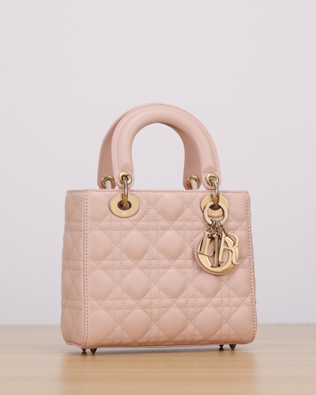 Shebag super replica Lady Dior in pink medium bag review(2025 July updated)-Best Quality Fake designer Bag Review, Replica designer bag ru