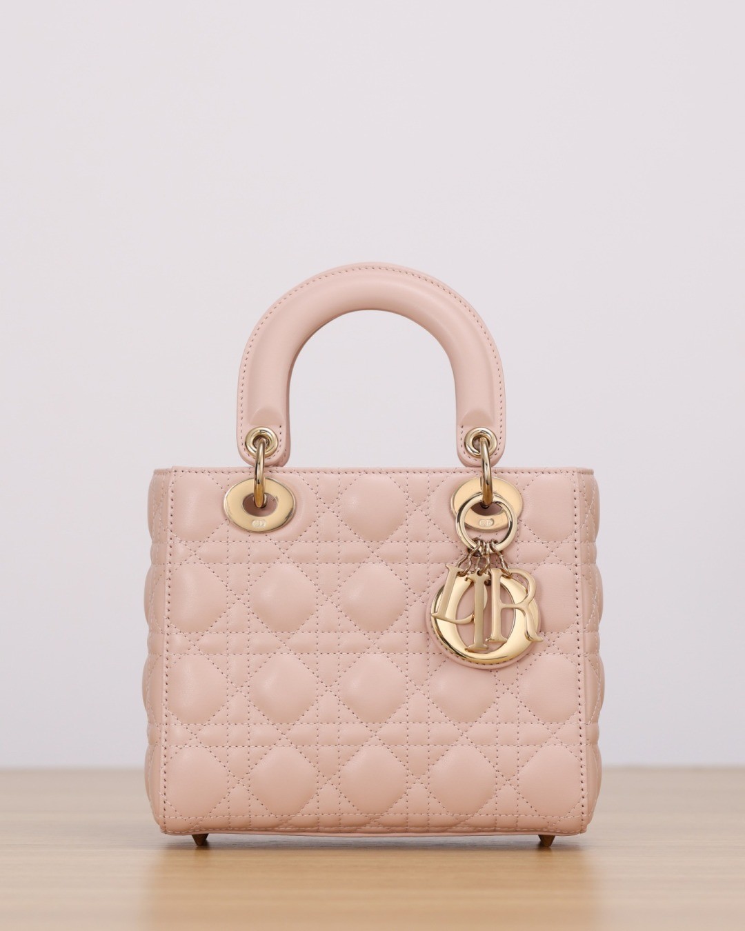 Shebag super replica Lady Dior in pink medium bag review(2025 July updated)-Best Quality Fake designer Bag Review, Replica designer bag ru