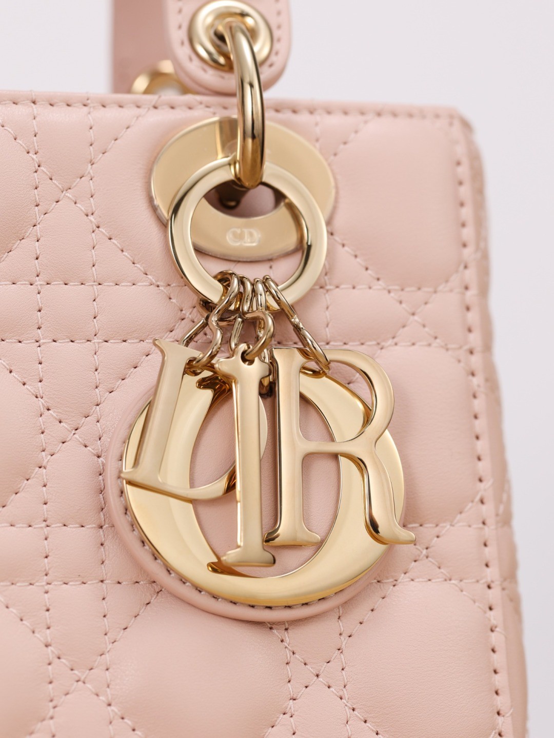 Shebag super replica Lady Dior in pink medium bag review(2025 July updated)-Best Quality Fake designer Bag Review, Replica designer bag ru