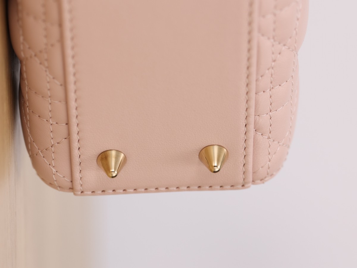 Shebag super replica Lady Dior in pink medium bag review(2025 July updated)-Best Quality Fake designer Bag Review, Replica designer bag ru
