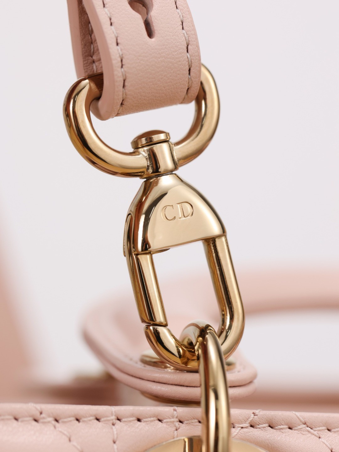 Shebag super replica Lady Dior in pink medium bag review(2025 July updated)-Best Quality Fake designer Bag Review, Replica designer bag ru