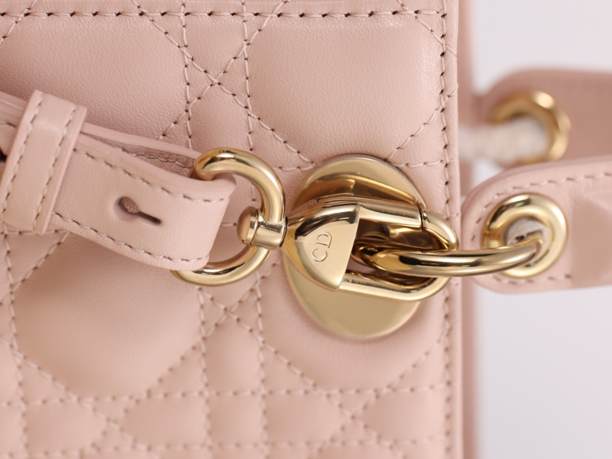 Shebag super replica Lady Dior in pink medium bag review(2025 July updated)-Best Quality Fake designer Bag Review, Replica designer bag ru