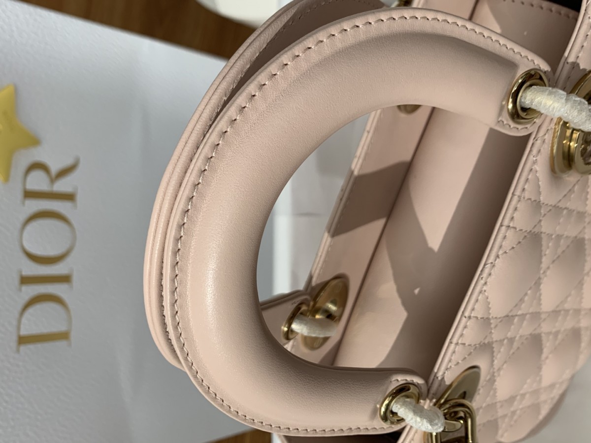 Shebag super replica Lady Dior in pink medium bag review(2025 July updated)-Best Quality Fake designer Bag Review, Replica designer bag ru