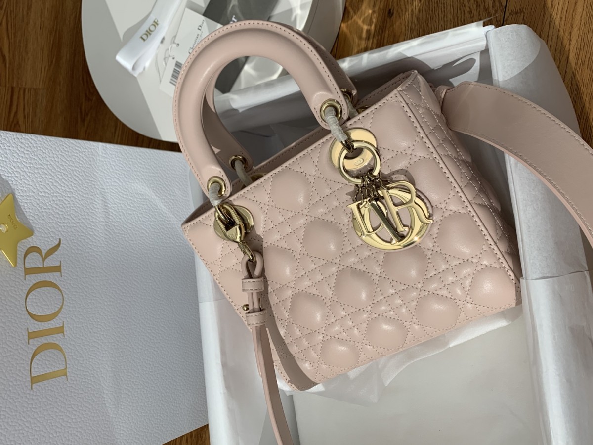 Shebag super replica Lady Dior in pink medium bag review(2025 July updated)-Best Quality Fake designer Bag Review, Replica designer bag ru