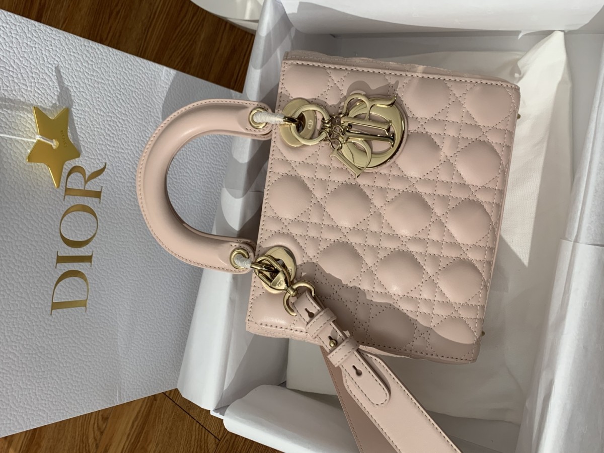 Shebag super replica Lady Dior in pink medium bag review(2025 July updated)-Best Quality Fake designer Bag Review, Replica designer bag ru