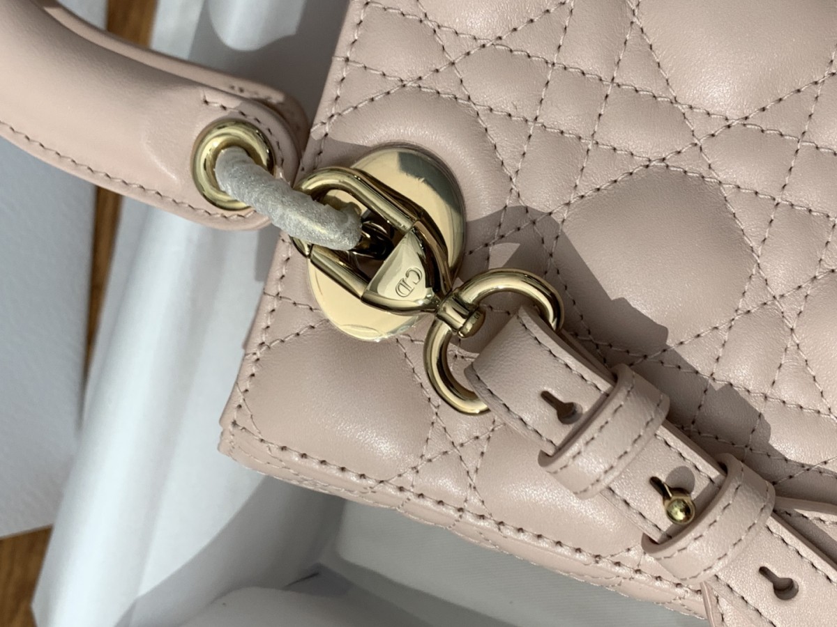 Shebag super replica Lady Dior in pink medium bag review(2025 July updated)-Best Quality Fake designer Bag Review, Replica designer bag ru