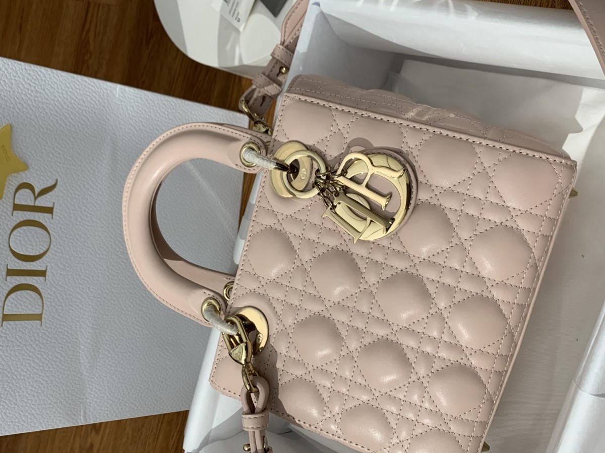 Shebag super replica Lady Dior in pink medium bag review(2025 July updated)-Best Quality Fake designer Bag Review, Replica designer bag ru