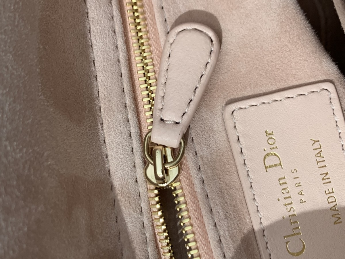 Shebag super replica Lady Dior in pink medium bag review(2025 July updated)-Best Quality Fake designer Bag Review, Replica designer bag ru