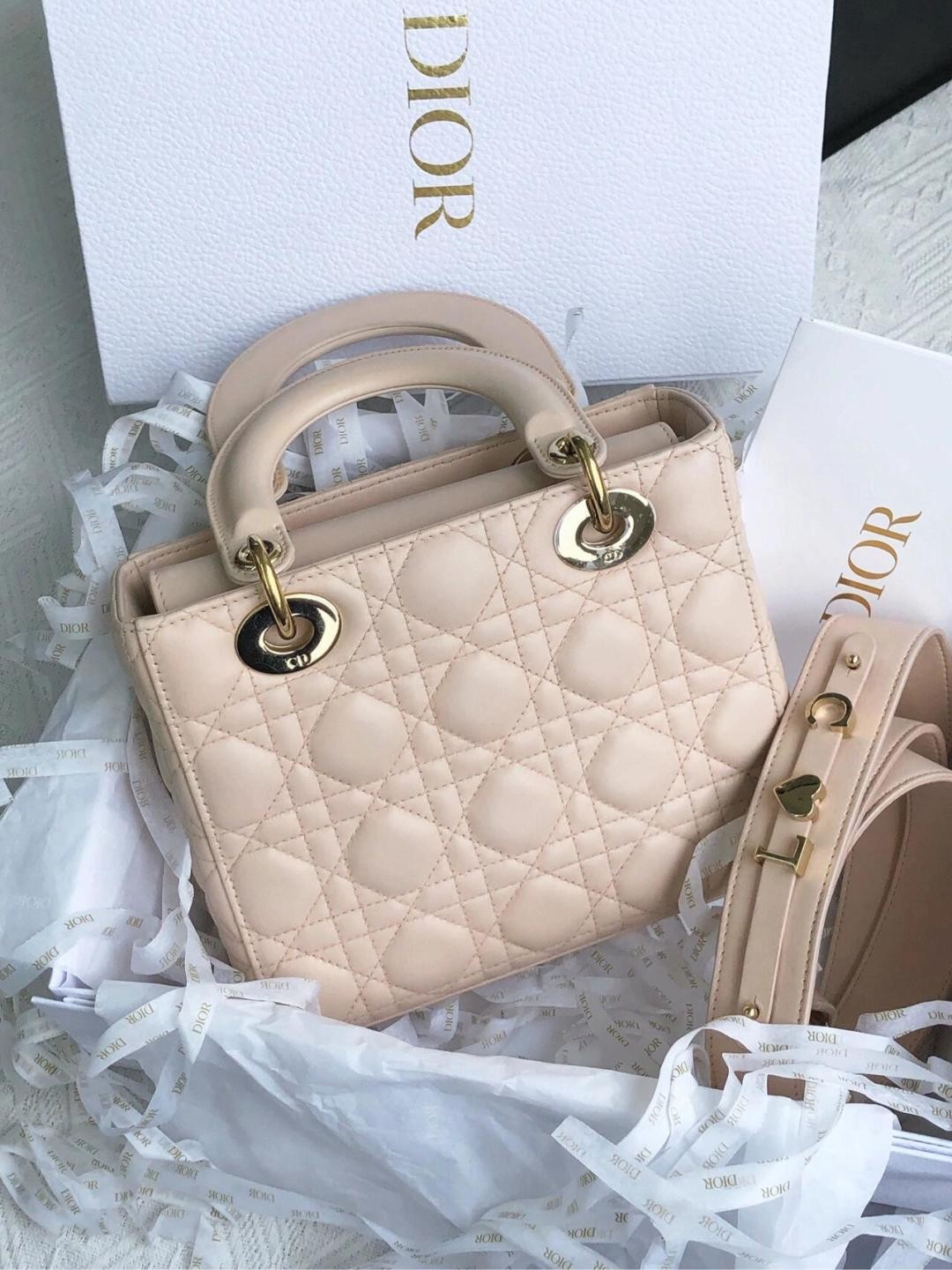 Shebag super replica Lady Dior in pink medium bag review(2025 July updated)-Best Quality Fake designer Bag Review, Replica designer bag ru