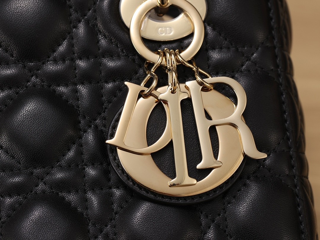 Shebag Super replica Lady Dior Small size in black bag review (2025 July Updated)-Best Quality Fake designer Bag Review, Replica designer bag ru
