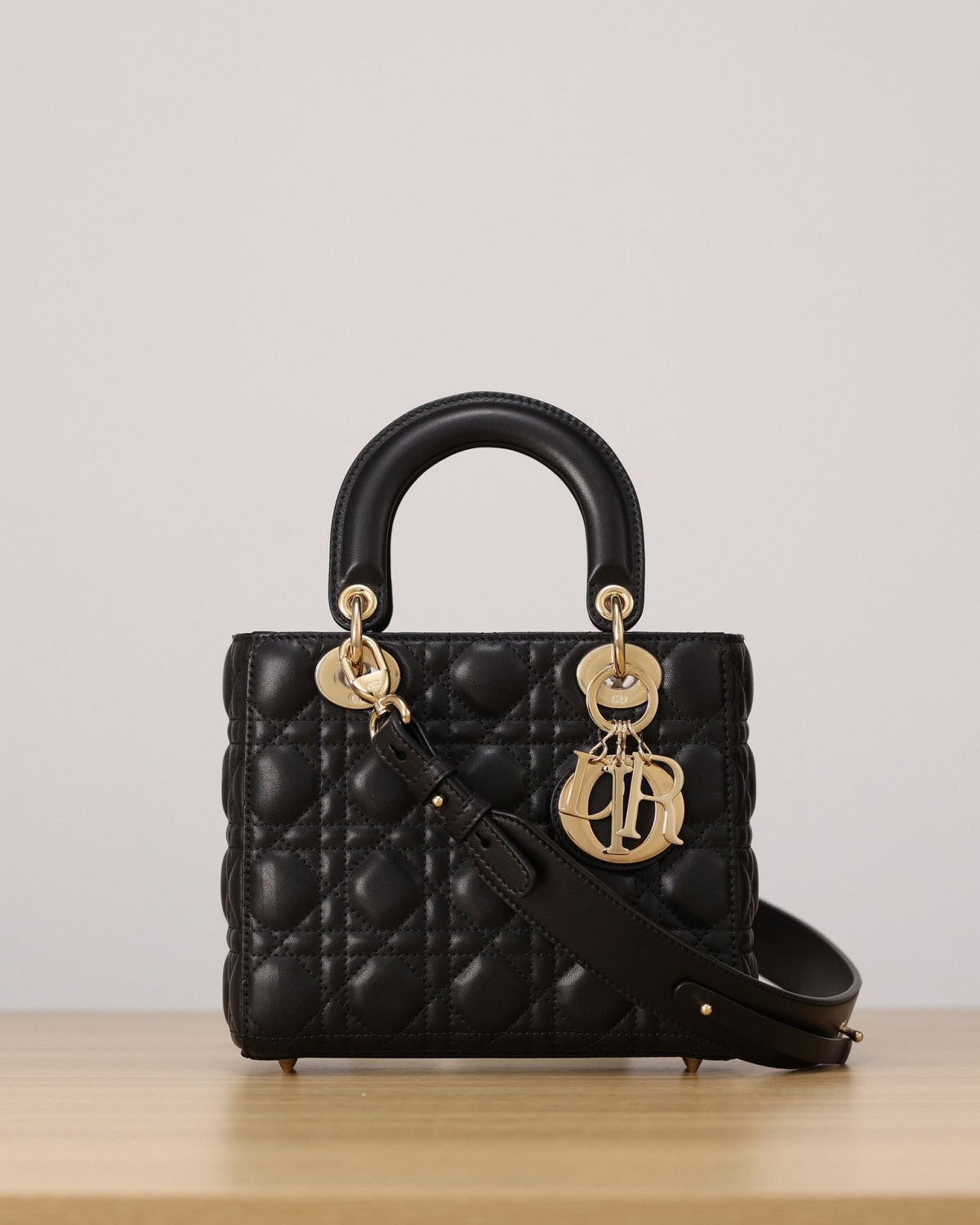 Shebag Super replica Lady Dior Small size in black bag review (2025 July Updated)-Best Quality Fake designer Bag Review, Replica designer bag ru