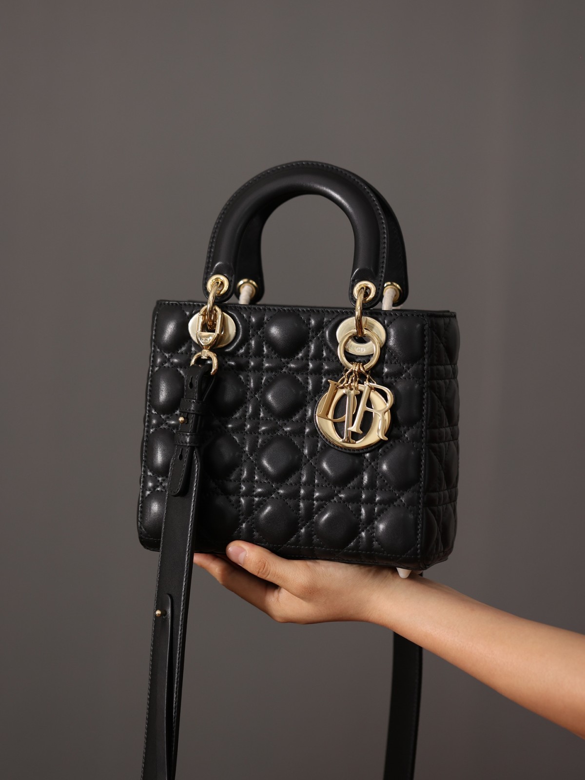 Shebag Super replica Lady Dior Small size in black bag review (2025 July Updated)-Best Quality Fake designer Bag Review, Replica designer bag ru