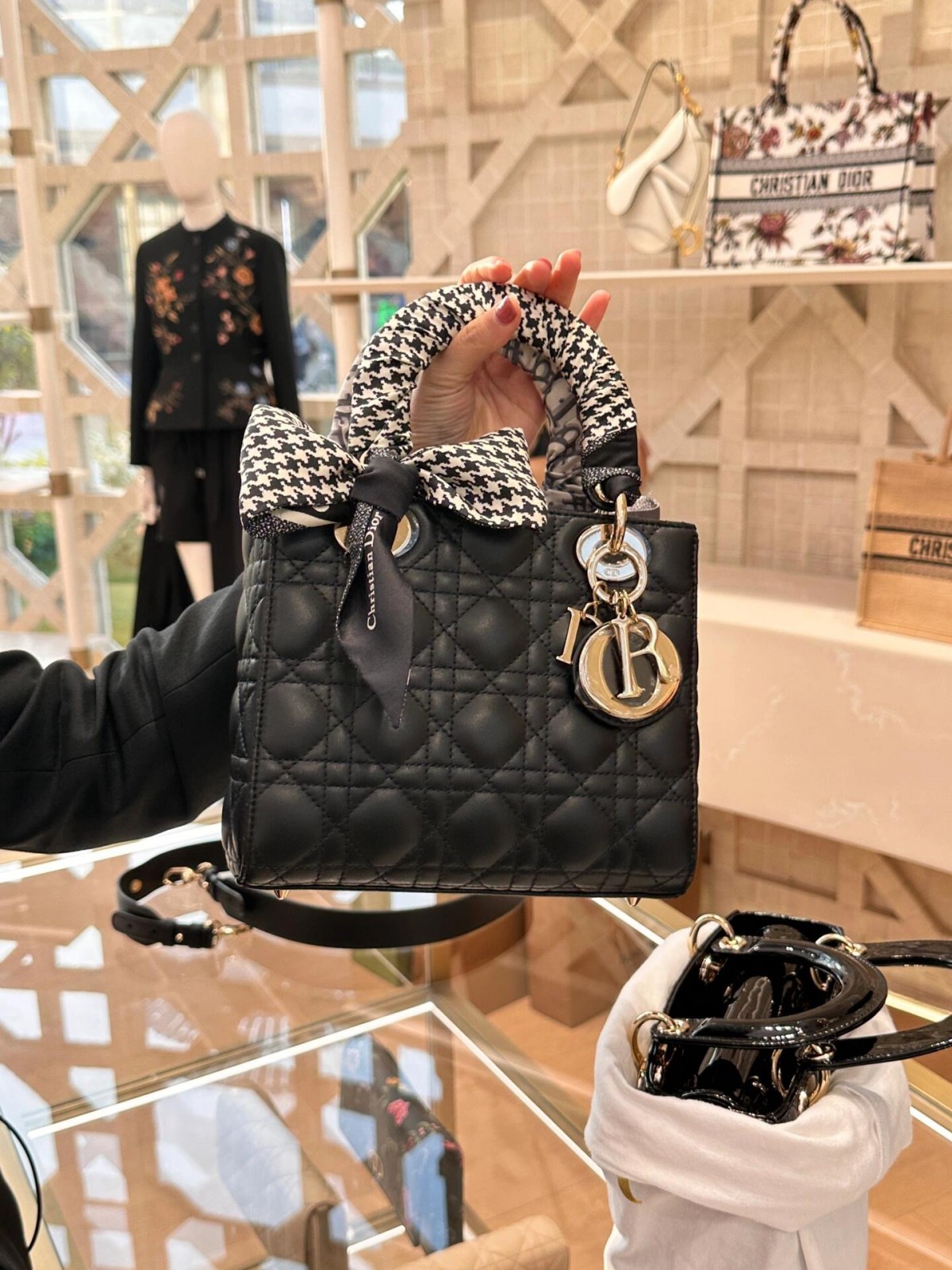 Shebag Super replica Lady Dior Small size in black bag review (2025 July Updated)-Best Quality Fake designer Bag Review, Replica designer bag ru