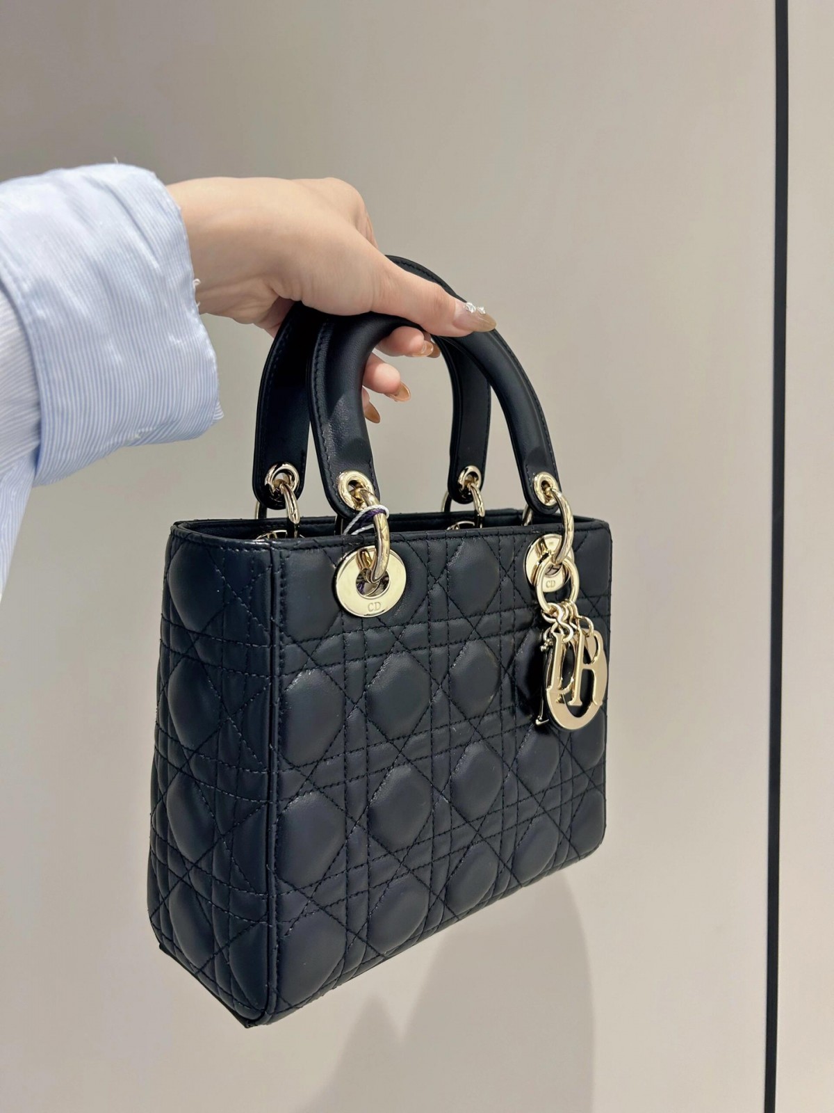 Shebag Super replica Lady Dior Small size in black bag review (2025 July Updated)-Best Quality Fake designer Bag Review, Replica designer bag ru
