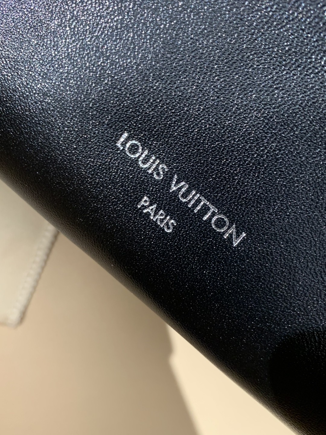 Shebag Super replica Louis Vuitton carryall dark bb lambskin bag review(July 2025 updated)-Best Quality Fake designer Bag Review, Replica designer bag ru