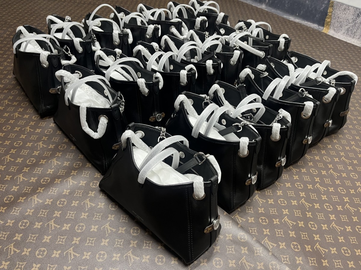Shebag Super replica Louis Vuitton carryall dark bb lambskin bag review(July 2025 updated)-Best Quality Fake designer Bag Review, Replica designer bag ru