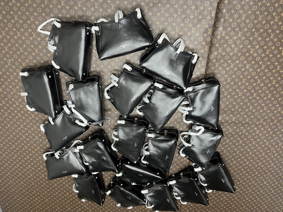 Shebag Super replica Louis Vuitton carryall dark bb lambskin bag review(July 2025 updated)-Best Quality Fake designer Bag Review, Replica designer bag ru
