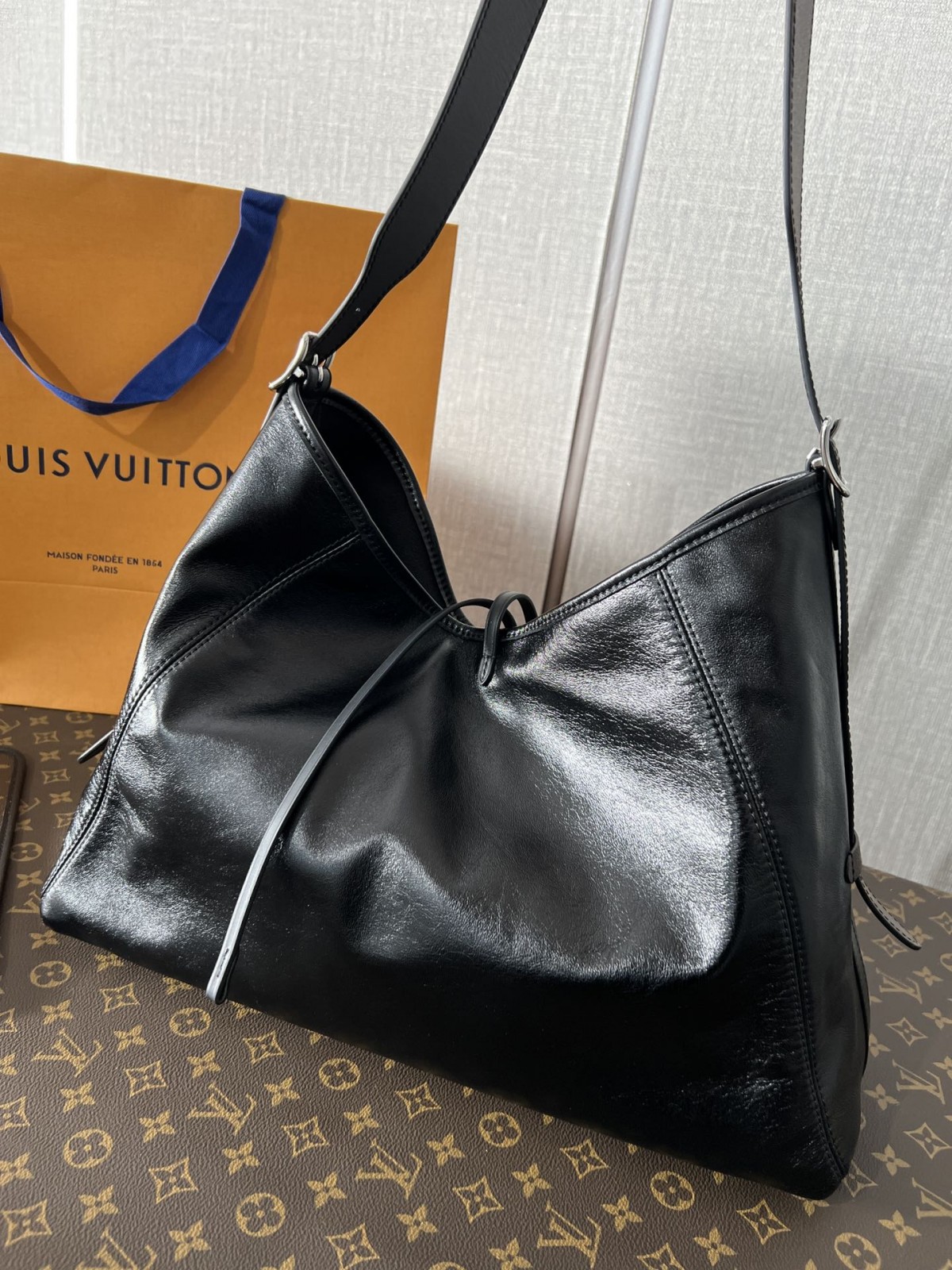 Shebag Super replica Louis Vuitton Carryall dark full leather lambskin bag review(July 2025 Updated)-Best Quality Fake designer Bag Review, Replica designer bag ru Shebag Super replica Louis Vuitton Carryall dark full leather lambskin bag review(July 2025 Updated)-Best Quality Fake designer Bag Review, Replica designer bag ru