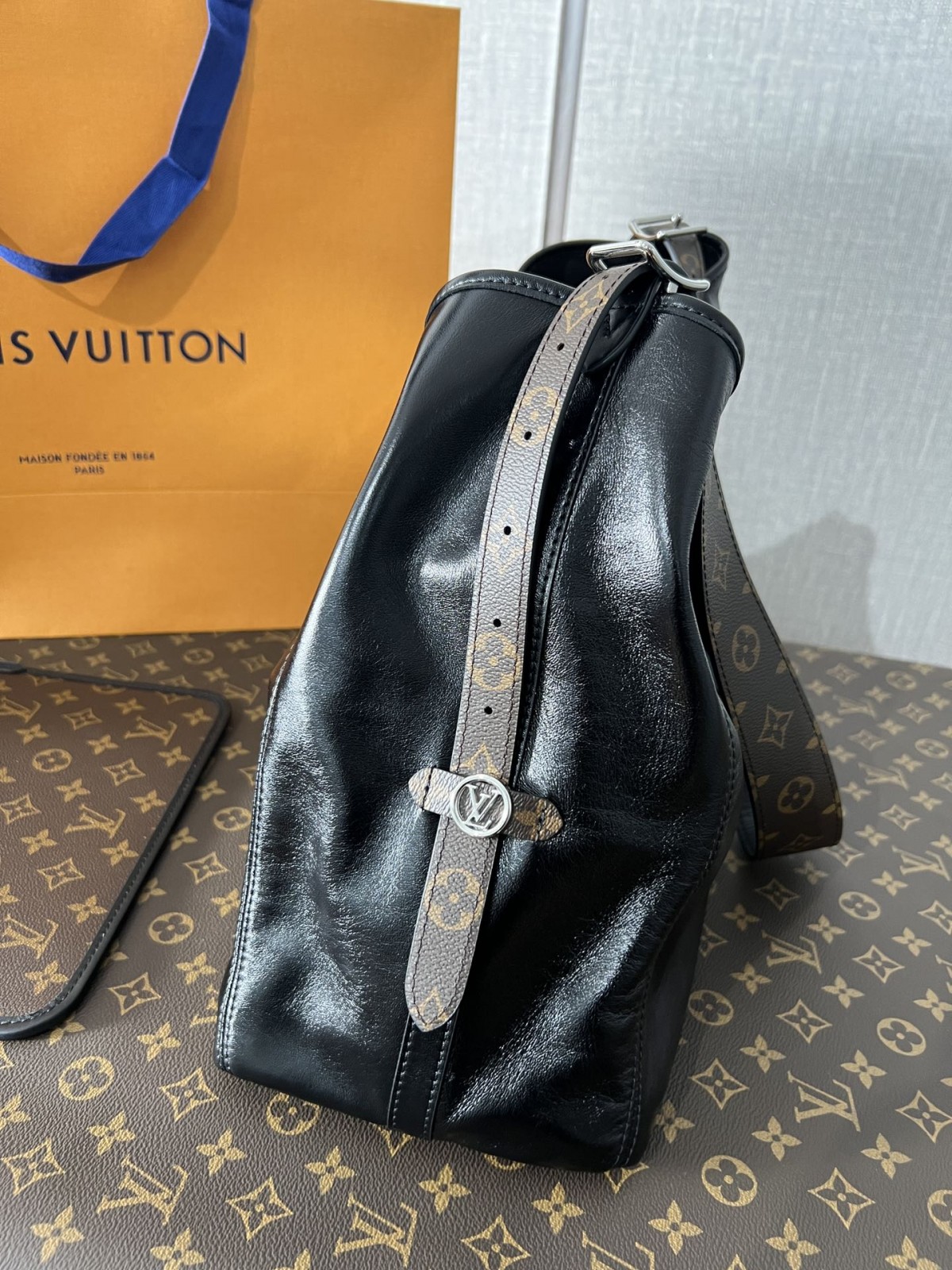 Shebag Super replica Louis Vuitton Carryall dark full leather lambskin bag review(July 2025 Updated)-Best Quality Fake designer Bag Review, Replica designer bag ru Shebag Super replica Louis Vuitton Carryall dark full leather lambskin bag review(July 2025 Updated)-Best Quality Fake designer Bag Review, Replica designer bag ru